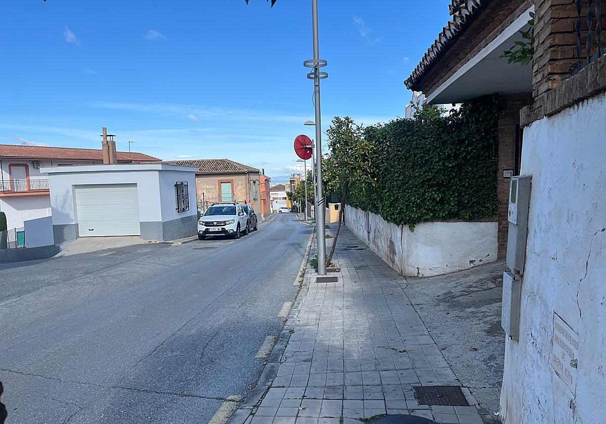 Trasladan al joven herido en una explosión en Huétor Vega a la Unidad de Quemados de Sevilla